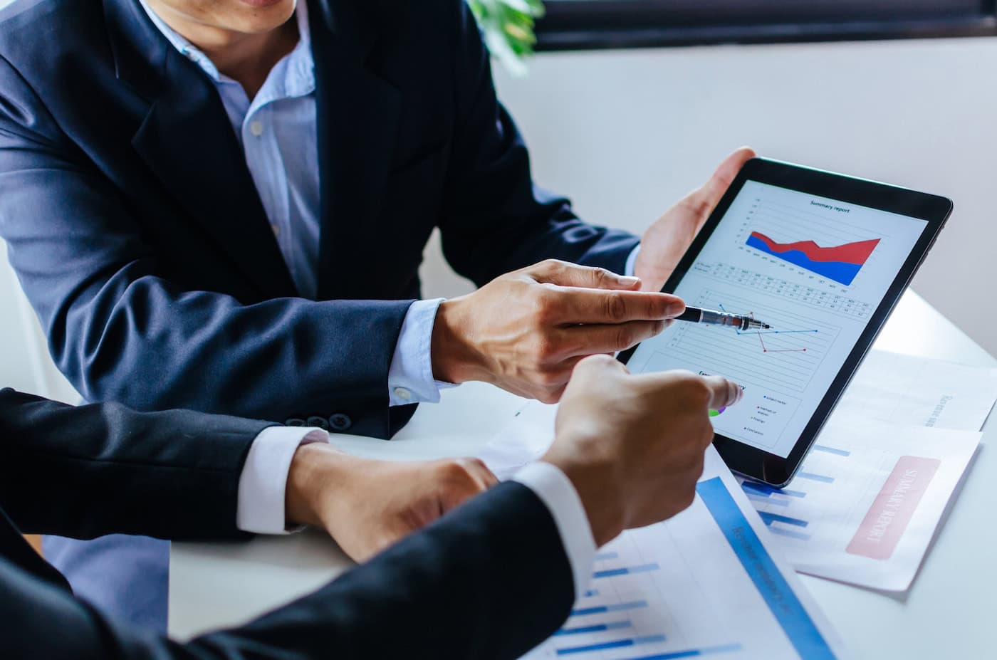 06-B2B-AdobeStock_275790585
