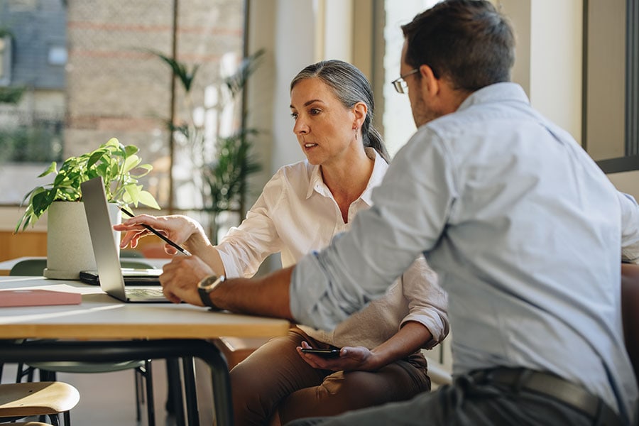 01-Leadership-AdobeStock_433014574-900x600px